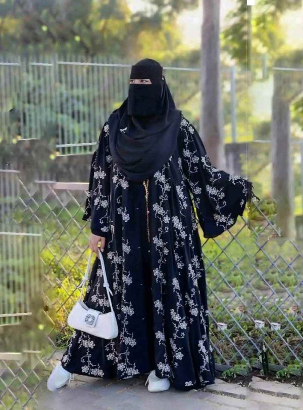 ভাইরাল দুবাই চেরি এমব্রয়ডারি বোরকা
